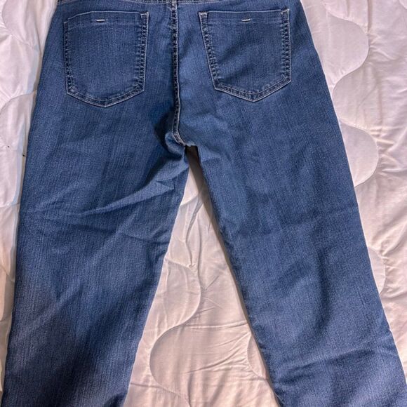 NYDJ Jeans Size 8 Capri 20 Inch Inseam - Picture 2 of 13